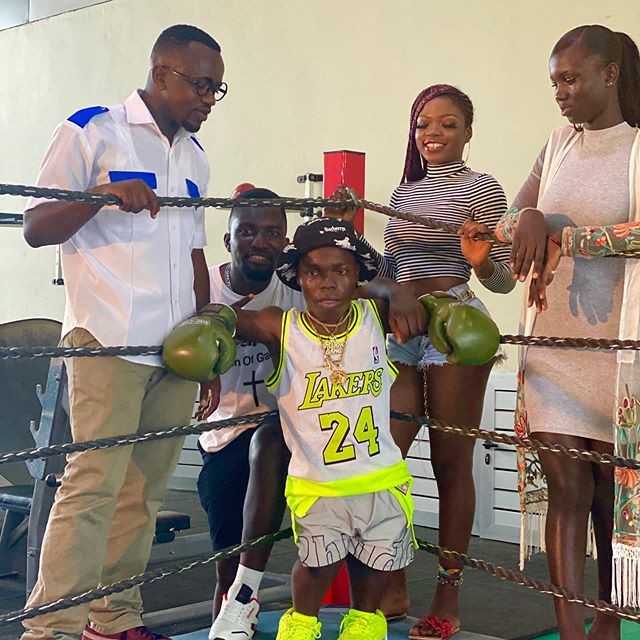 Shatta Bandle se lance dans la boxe