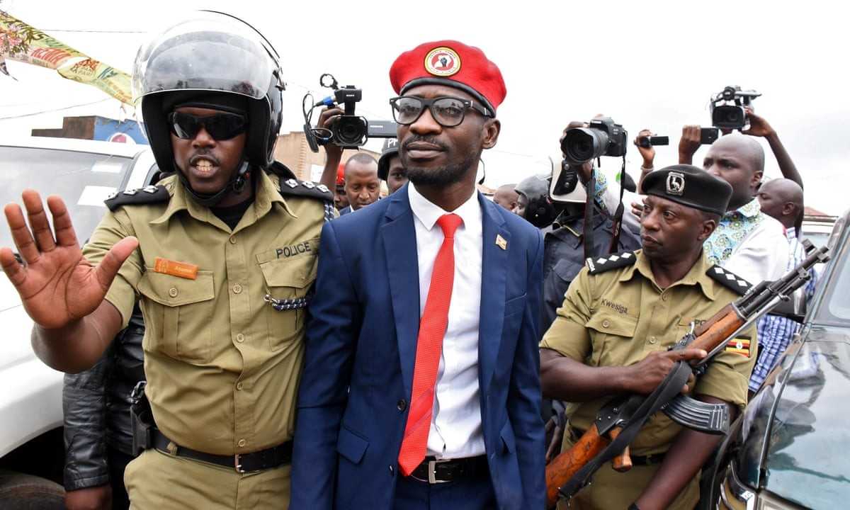 Ouganda : Bobi Wine accuse la police d'avoir retiré ses affiches