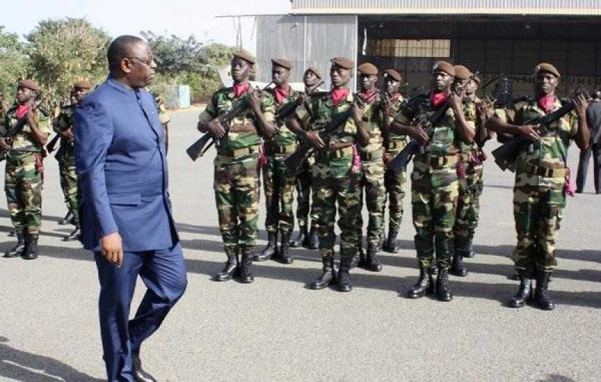 Sénégal : des militaires « se crêpent le chignon pour des terres », Macky Sall interpellé