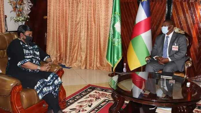 Photo : Madame Fatou Bensouda, Procureur de la CPI, rencontre le Président de la RCA, S.E. Faustin-Archange Touadéra