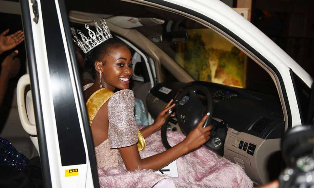 Miss Tourisme Ouganda Bridget Kyeru réclame sa voiture