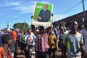 Soutiens lopposant Cellou Dalein Diallo defilent Conakry 25 septembre 0