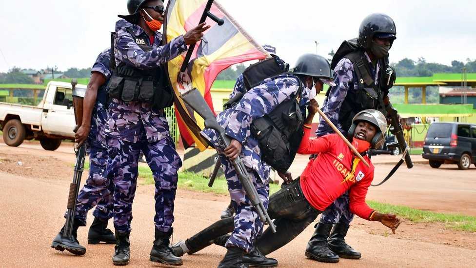 Ouganda : 7 morts lors des manifestations contre l'arrestation de Bobi Wine