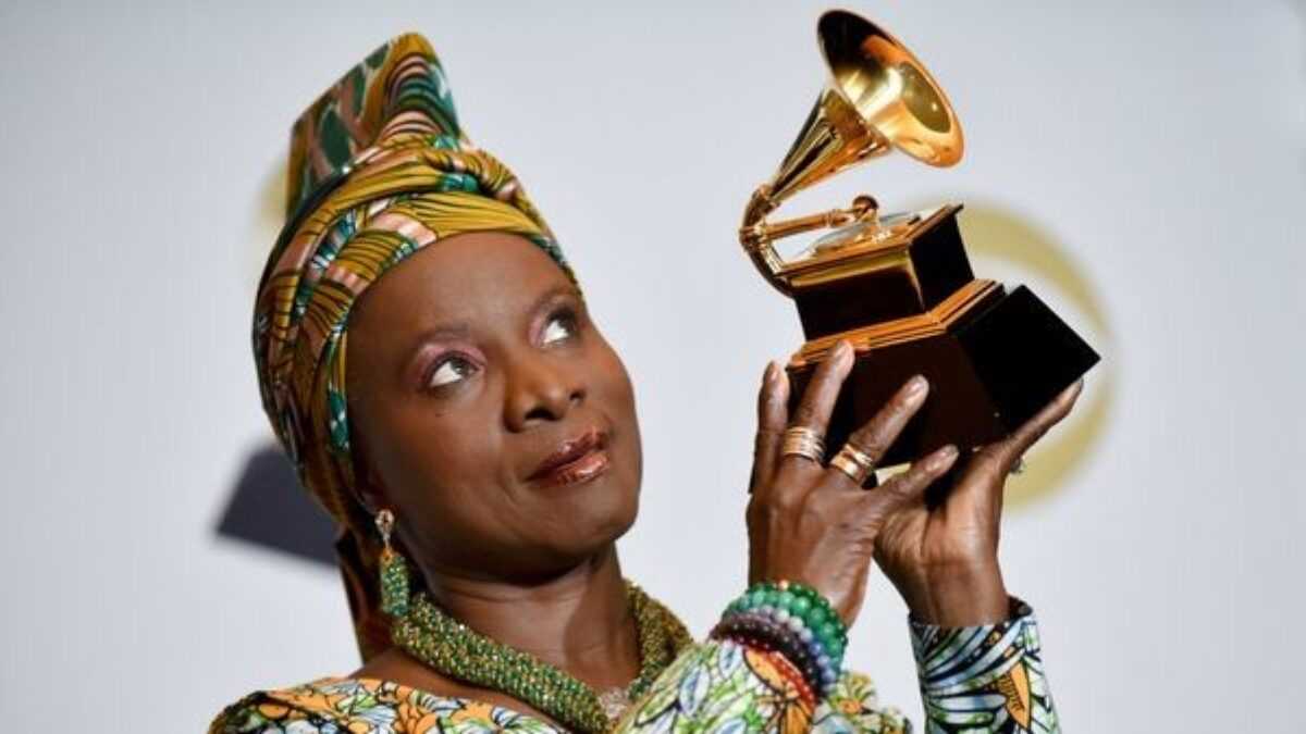 Grammy Award De La Meilleure Pochette D'album Le Grammy Award 2020 décerné à Angélique Kidjo