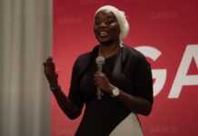 Fadji Maina, la première scientifique nigérienne à la NASA Dr. Fadji Zaouna Maina