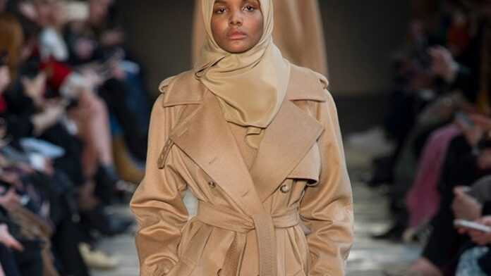 Halima Aden en Max Mara