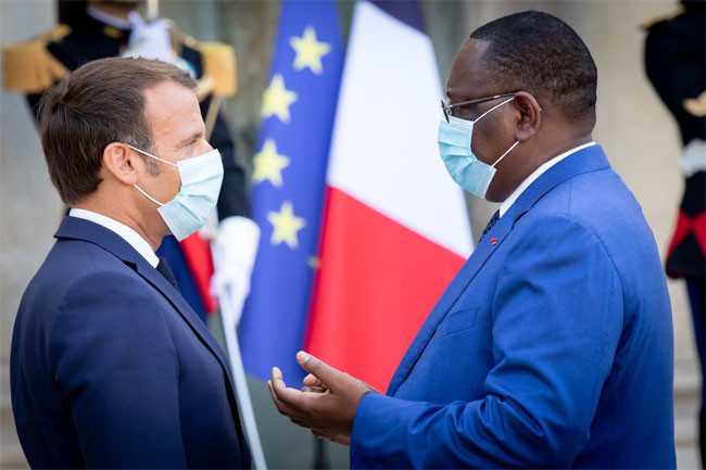 Sénégal : Macky Sall fait la leçon à Macron