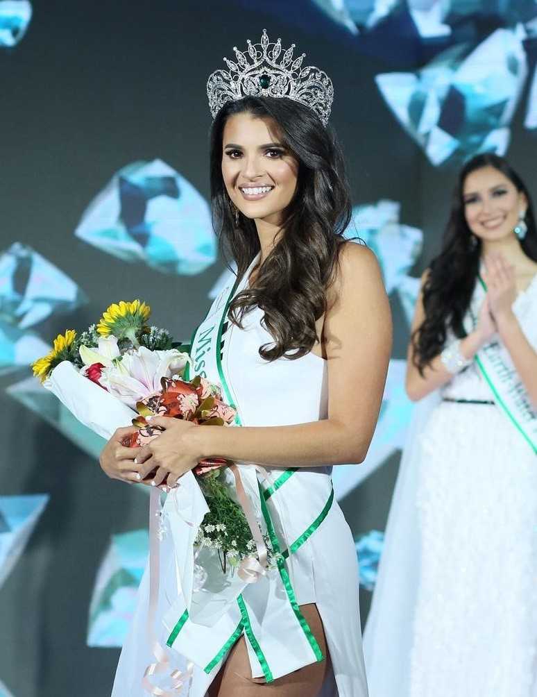 Miss Earth Porto Rico 2021 est Valerie Vigoreaux Cortés