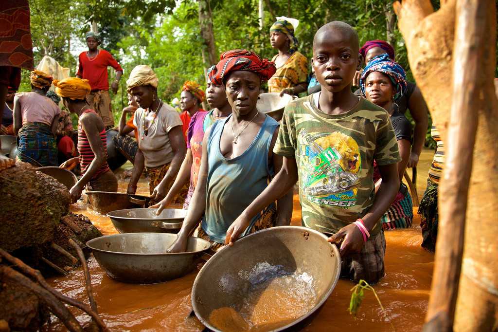 Zimbabwe : le confinement accentue le travail des enfants dans les mines