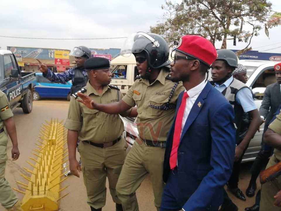 Ouganda : Bobi Wine interrompt sa campagne pour la Présidentielle