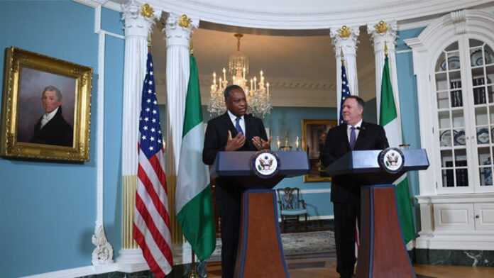 Geoffrey Onyeama et Mike Pompeo