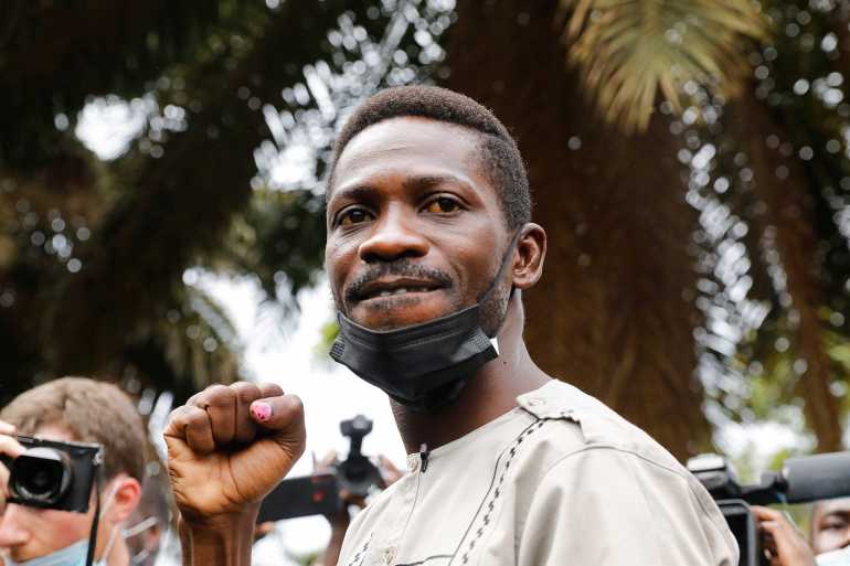 Présidentielle en Ouganda : Bobi Wine vote et se dit « confiant » pour la victoire