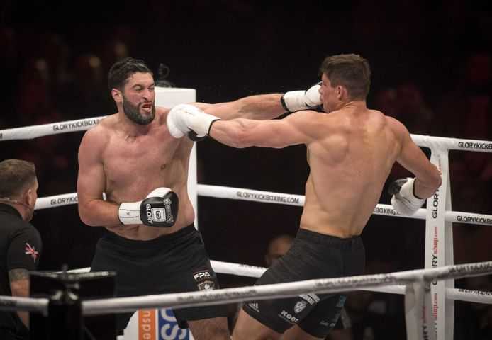 Le kickboxeur marocain Jamal Ben-Saddik vs Rico Verhoeven