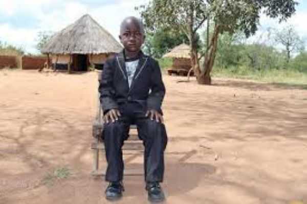 Ouganda : à l'âge de 3 ans, il est déjà nommé chef !