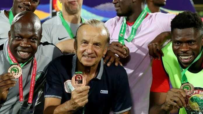 Gernot Rohr et ses collaborateurs