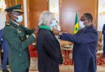 Raoult « banni » en France et honoré au Sénégal Didier Raoult décoré par Macky Sall