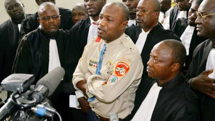 Koffi Olomide au Tribunal de Kinshasa en 2012