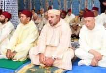 Le roi Mohammed VI à la mosquée