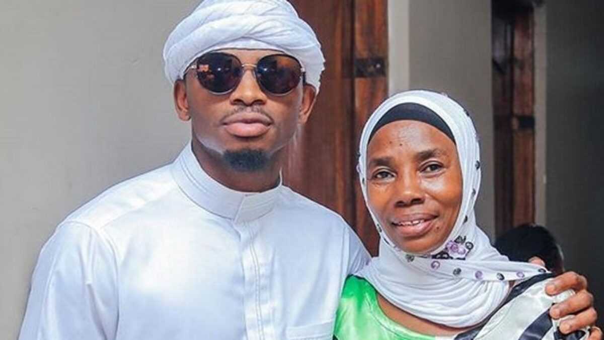 Diamond Platnumz offre une maison blanche à Mama Dangote