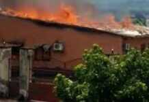 Le Tribunal de Foumbot incendié au Cameroun Tribunal incendié au Cameroun