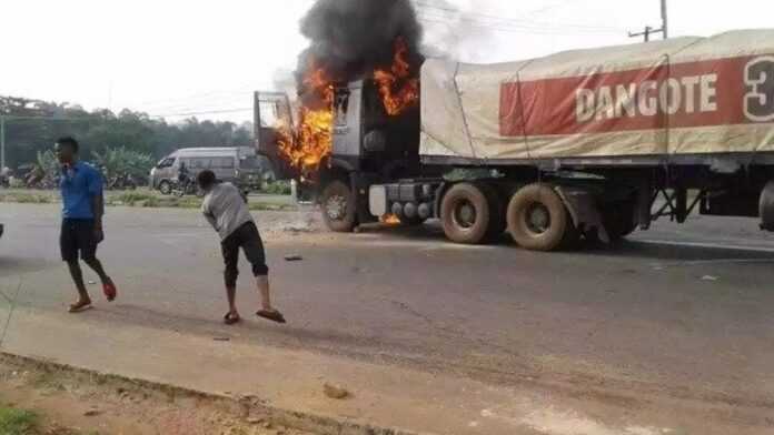 Camion de Dangote incendié