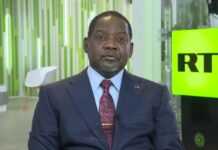 Centrafrique : une démission sur fond de rivalité entre la France et la Russie ? Firmin Ngrebada