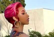 Découvrez comment Cardi B s’est fait tatouer le corps ! Cardi B montre son tatouage