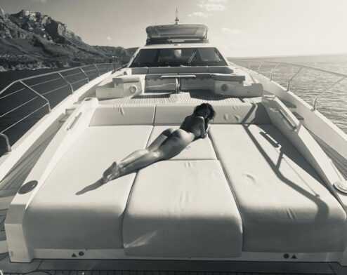 Georgina Rodriguez met encore le feu à la Toile en posant en bikini