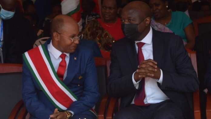 Le chef de l’Etat burundais, Evariste Ndayishimiye, et le Premier ministre rwandais, Edouard Ngirente