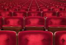 Les sièges d'une salle de cinéma