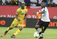 Yves Bissouma rompt le silence : « Je suis Malien et j’aime le Mali » Yves Bissouma (gauche)