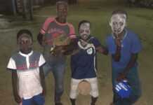 Des enfants célèbrent Achoura