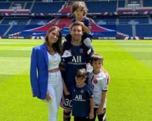 Messi et sa famille à Paris