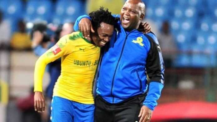 Pitso Mosimane et Percy Tau