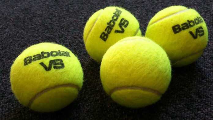 Des balles de tennis