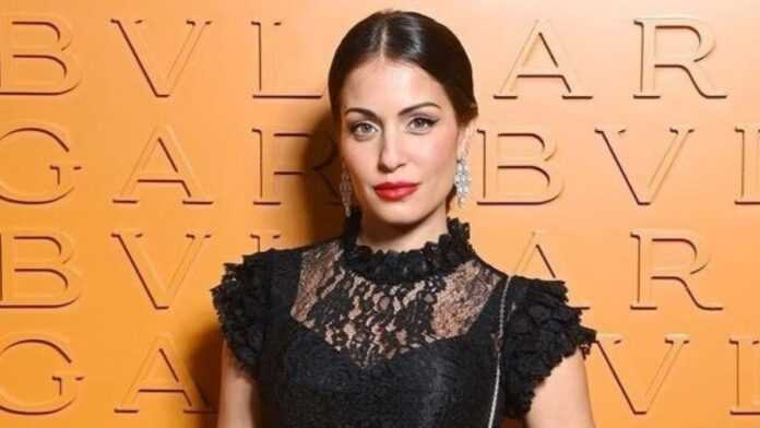 Hiba Abouk (08 oct 21)