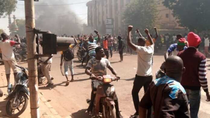 Manifestants à Ouagadougou