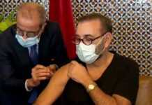 Le roi Mohammed VI se fait vacciner contre le Coronavirus