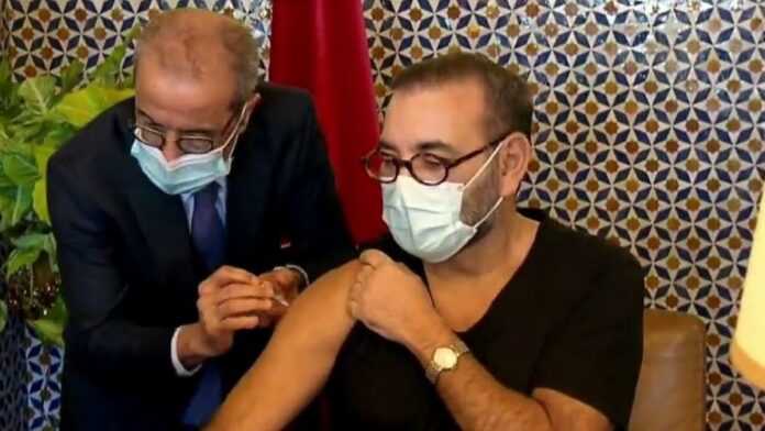 Le roi Mohammed VI se fait vacciner contre le Coronavirus