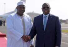 Le Président de l Gambie, Adama Barro, et son homologue du Sénégal, Macky Sall