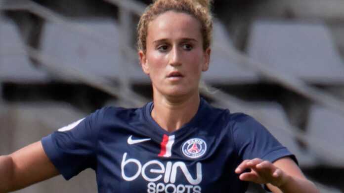 Kheira Hamraoui sous le maillot du PSG