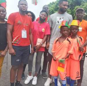 Aurelien Chedjou avec ses cxompatriotes