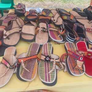 Chaussures au village de la CAN