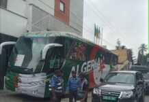 Au rythme de la CAN : calme plat à l’hôtel des Fennecs d’Algérie à Douala La sécurité devant le bus algérien
