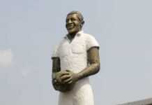 Nouvelle statue de Mbappé Léppé ok