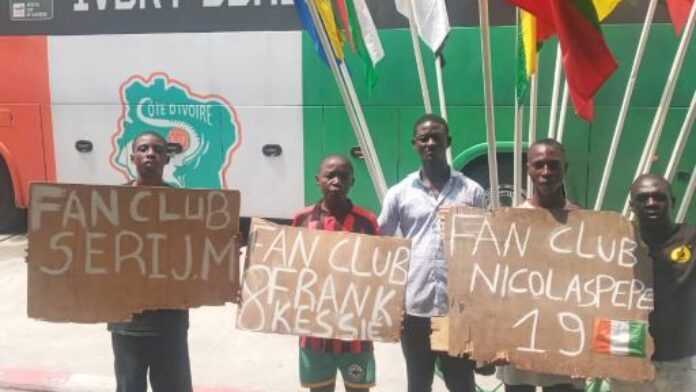 Des Camerounais supporters des ivoiriens