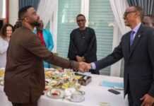 Fally Ipupa et Paul Kagamé