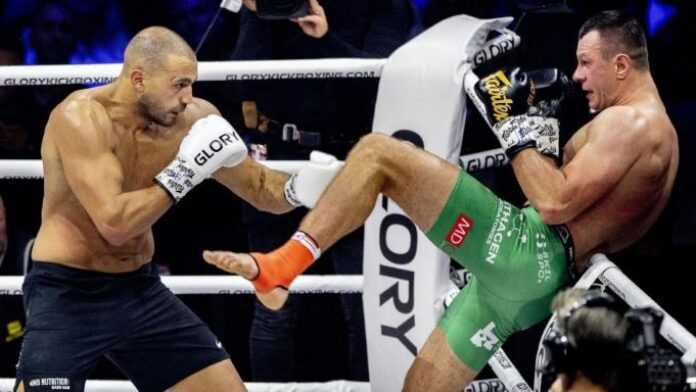 Badr Hari (gauche) et Arkadiusz Wrzosek