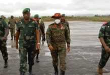Des gradés de l'Armée ougandaise