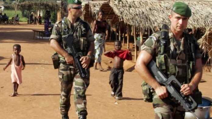 Des élements de l'armée française en Afrique